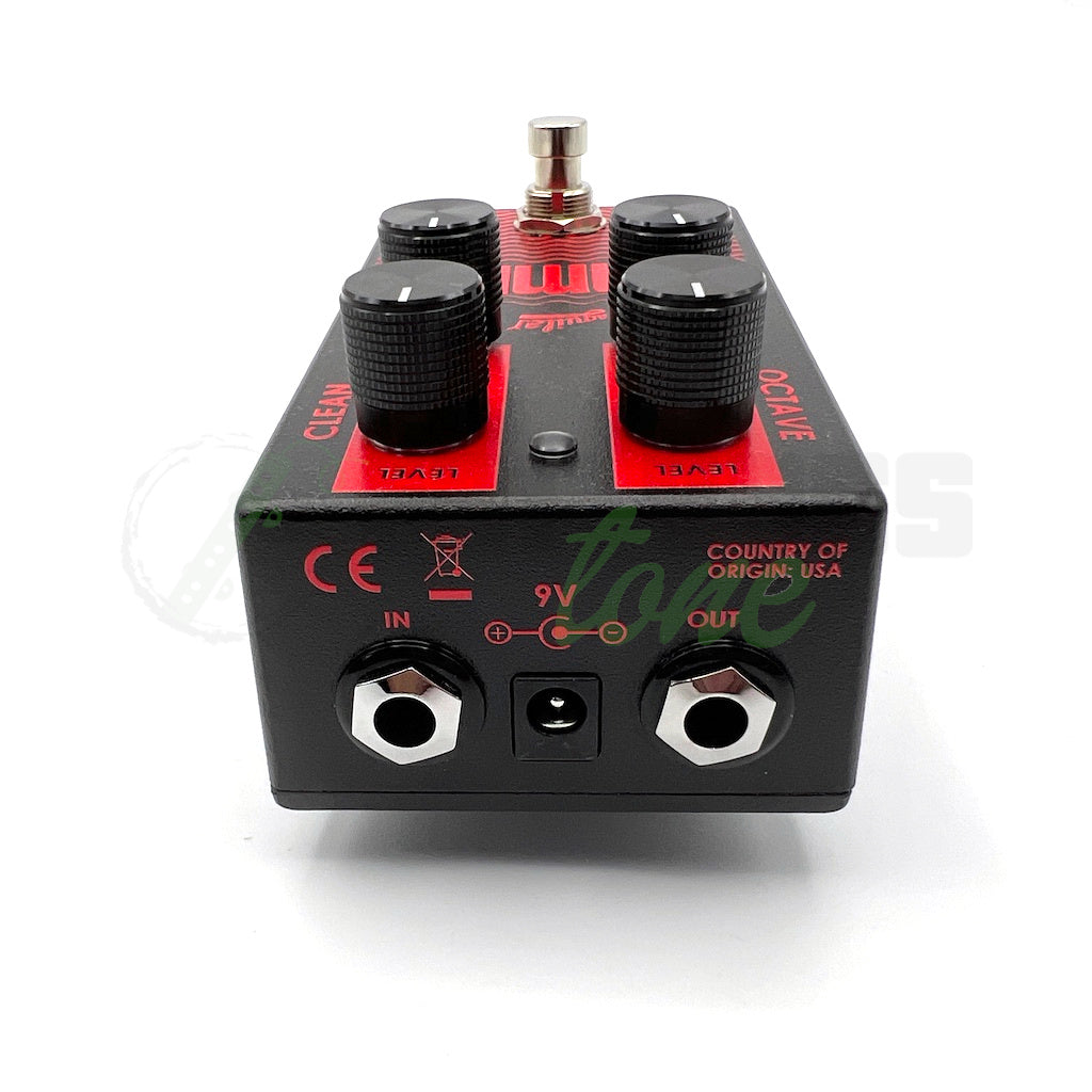 view showing the input and output and 9V dc input of the Aguilar Octamizer Bass Pedal