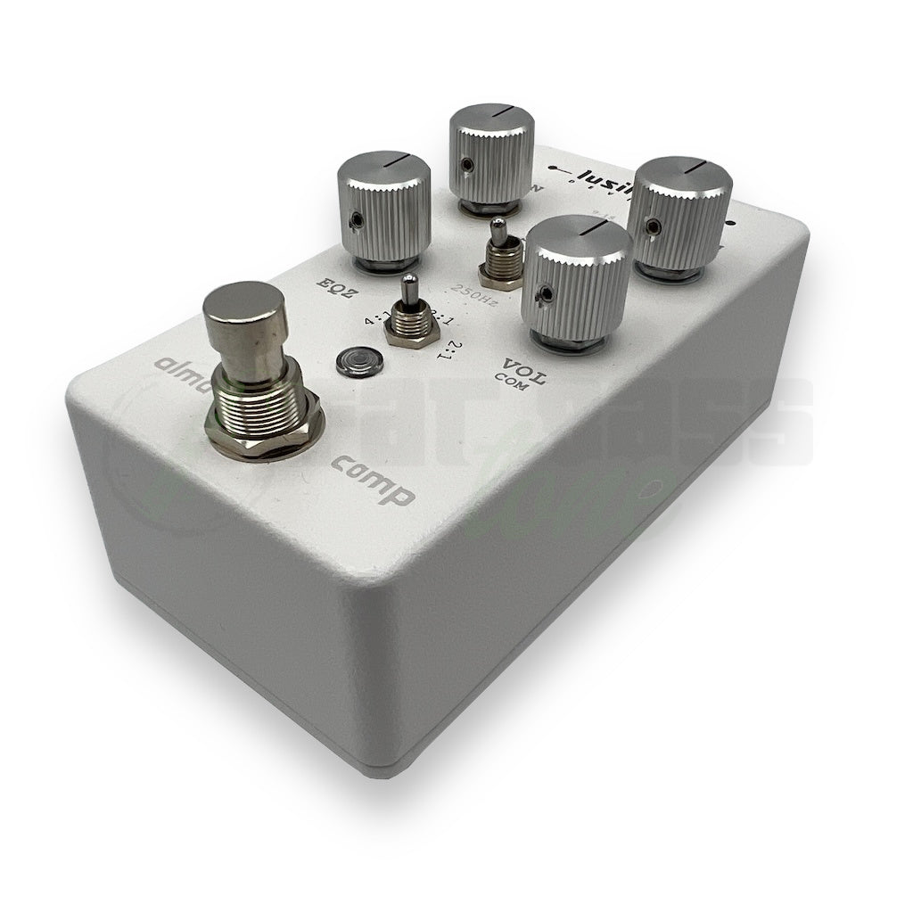 Right view of the Lusithand Alma Bass Compressor Pedal Version 2