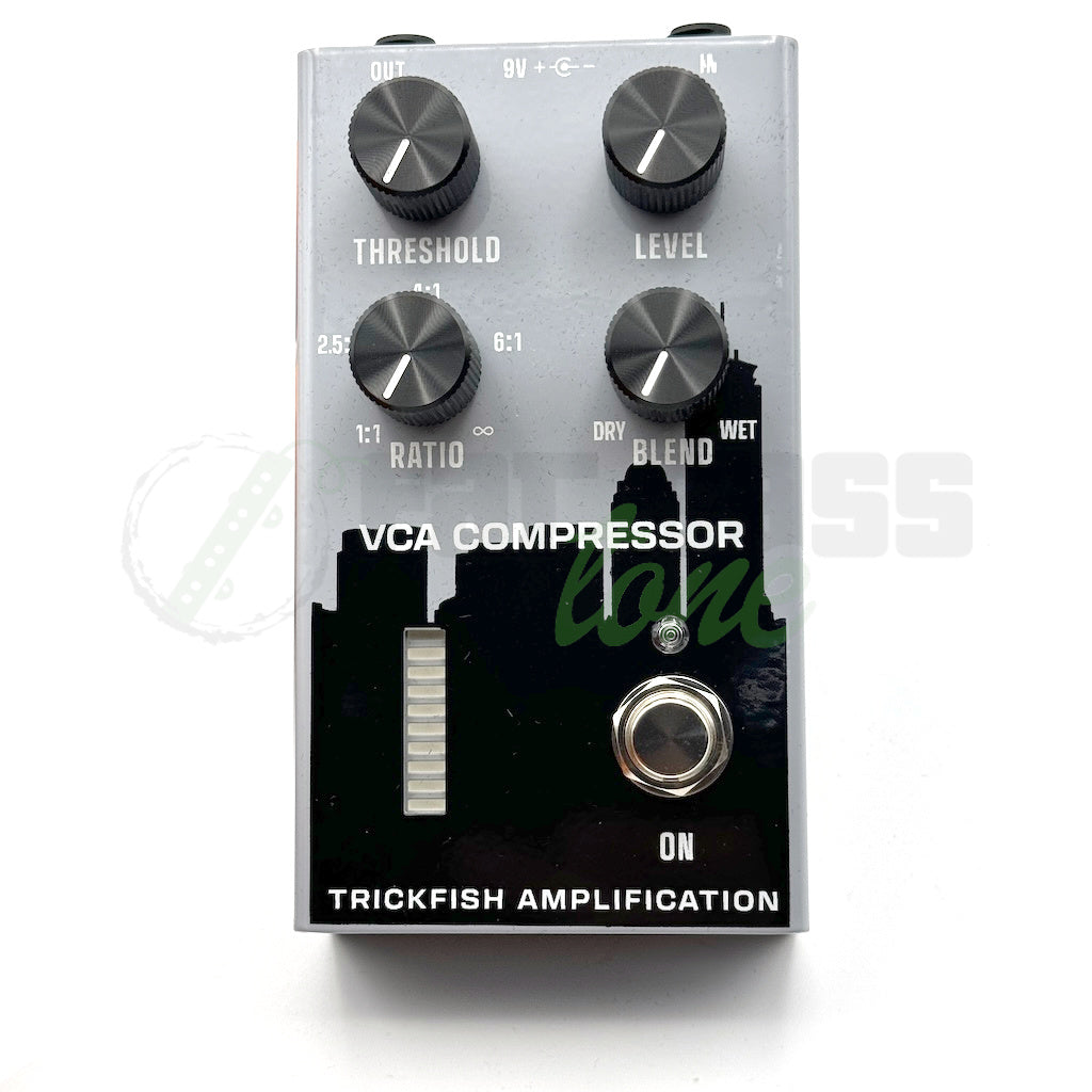 top view of the Trickfish VCA Compressor Bass Pedal showing the 4 knobs for threshold, level, ratio, and blend