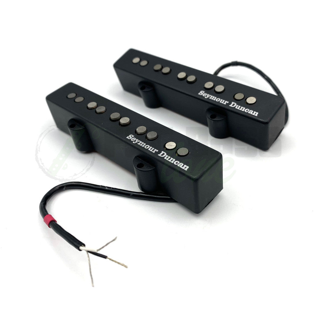 Front view of Seymour Duncan Apollo 5 String Linear Noiseless Jazz Bass® Pickups