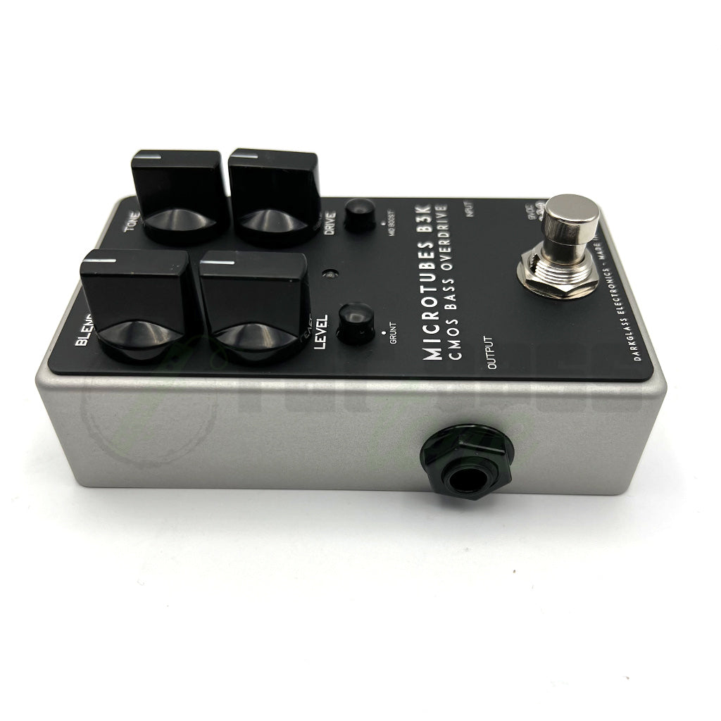 2nd side view of Darkglass Microtubes B3K v2 Overdrive Bass Pedal showing output