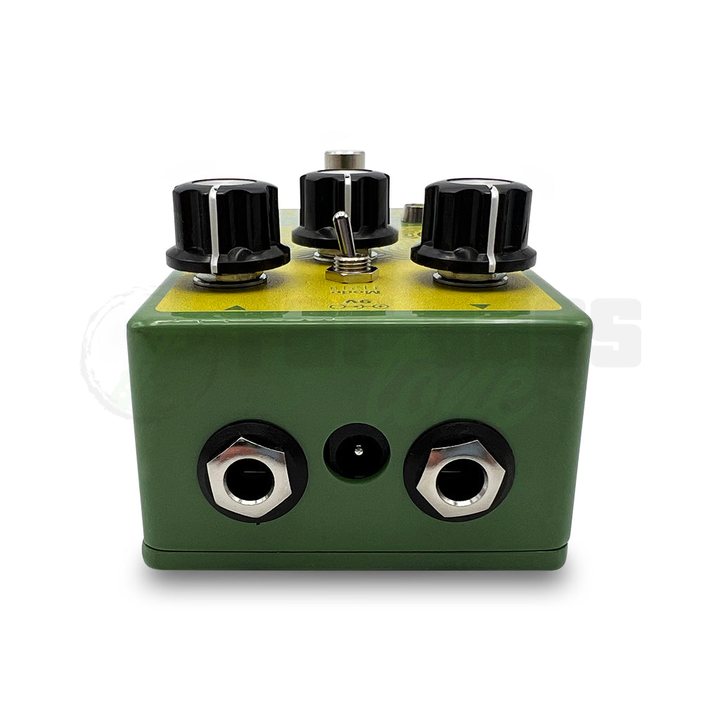 input and output jack view of EarthQuaker Devices Plumes Overdrive Pedal