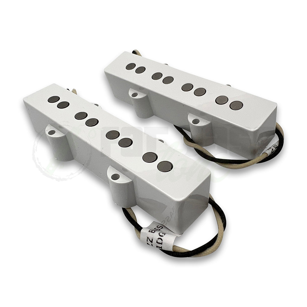 Lindy Fralin 4 String Jazz Bass® Pickups front view with white pickups covers